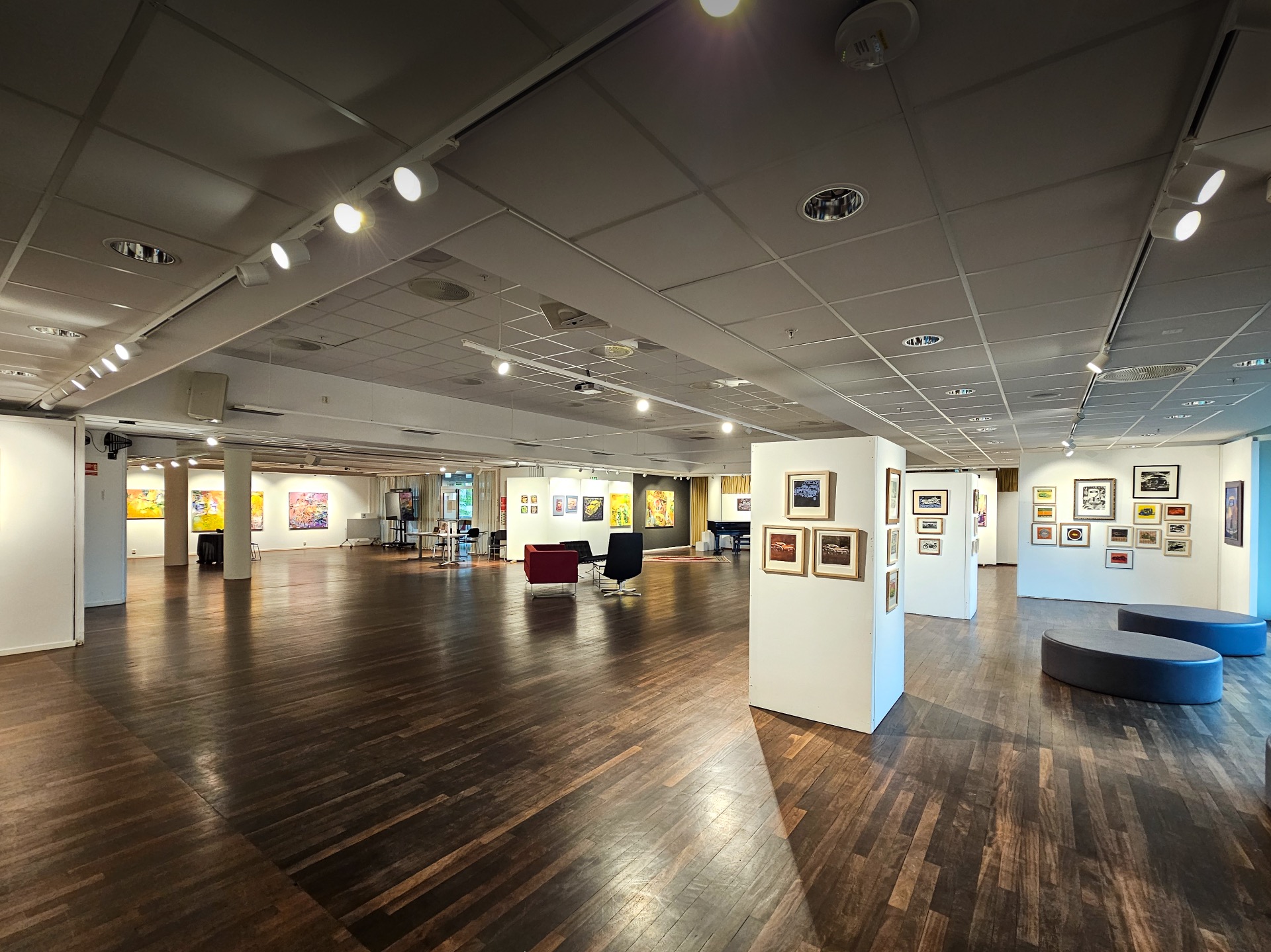 Begge galleriene. Fra Morten Grans garasje 2025. Foto: Knut Werner Lindeberg Alsén
