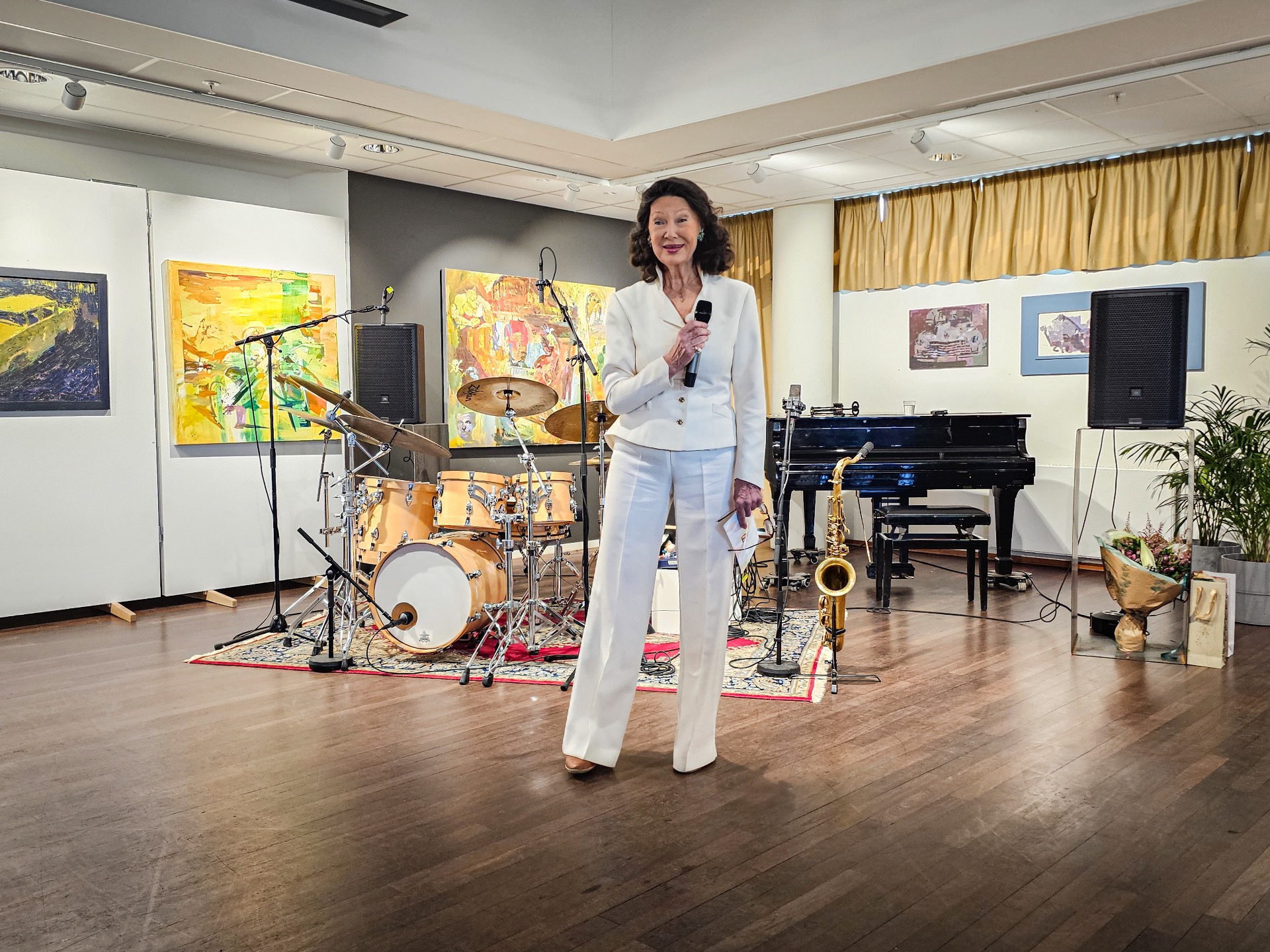 Ås Kleveland åpnet Pop-up utstillingen under Bilfestivalen i Ås i 2025. Foto: Knut Werner Lindeberg Alsén